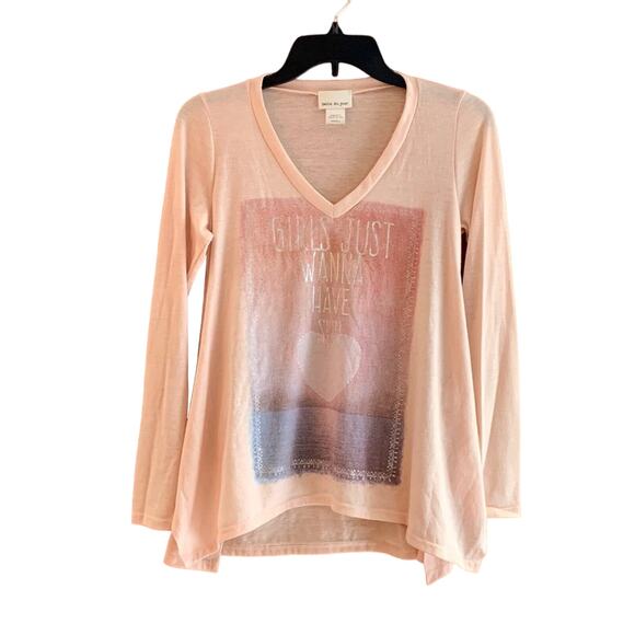 Long Sleeve Graphic Top - Picture 4 of 11